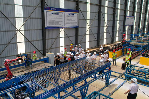 中交一公局集團智能建造對標活動在廣西蒼容8標智慧梁廠舉行